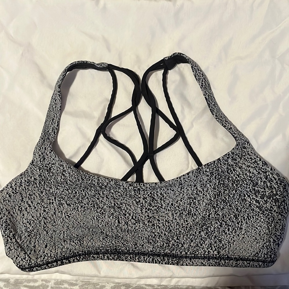 Lululemon sports bra